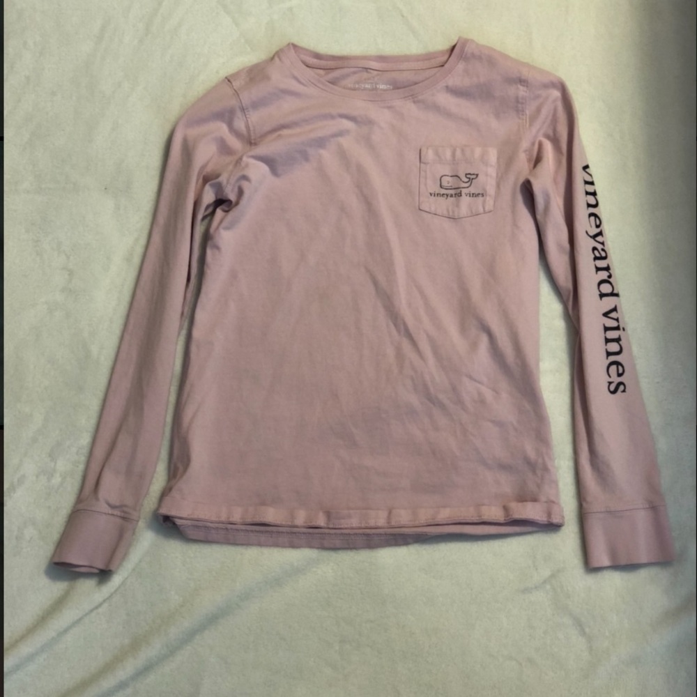 Women’s vintage long sleeve vineyards vine tee